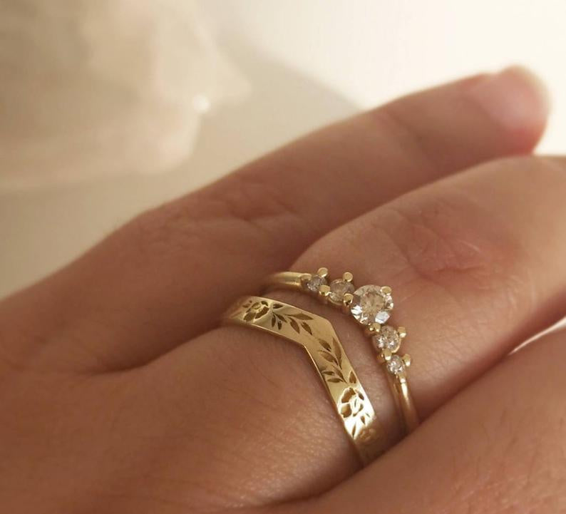 Simple Diamond V-shaped Wreath Ring