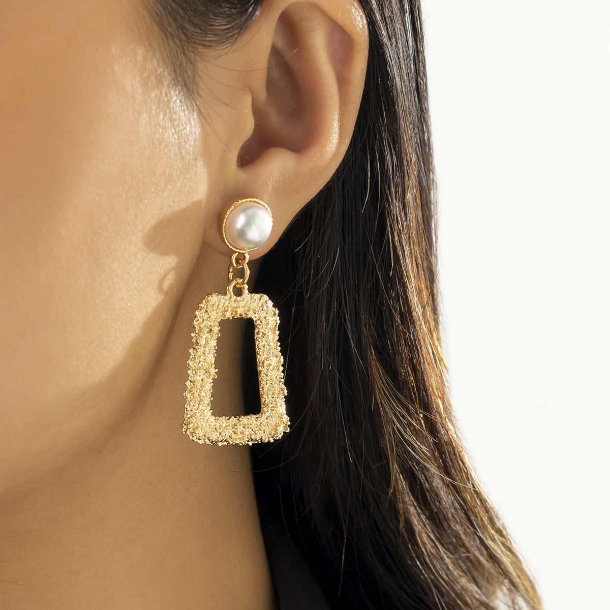 Alloy Sweet Square Earrings Are Simple And Cold