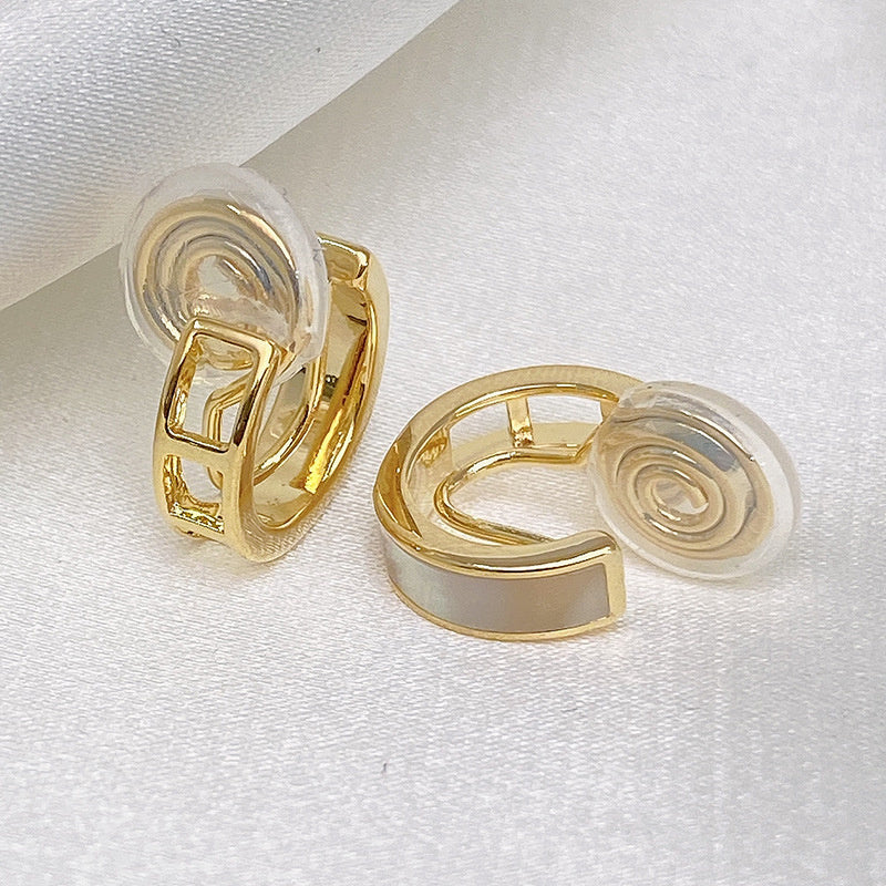 High-grade Simple Fritillaria Circle Earrings