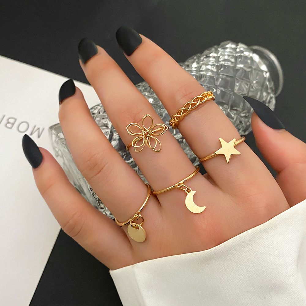 Five-pointed Star Round Flower Ring