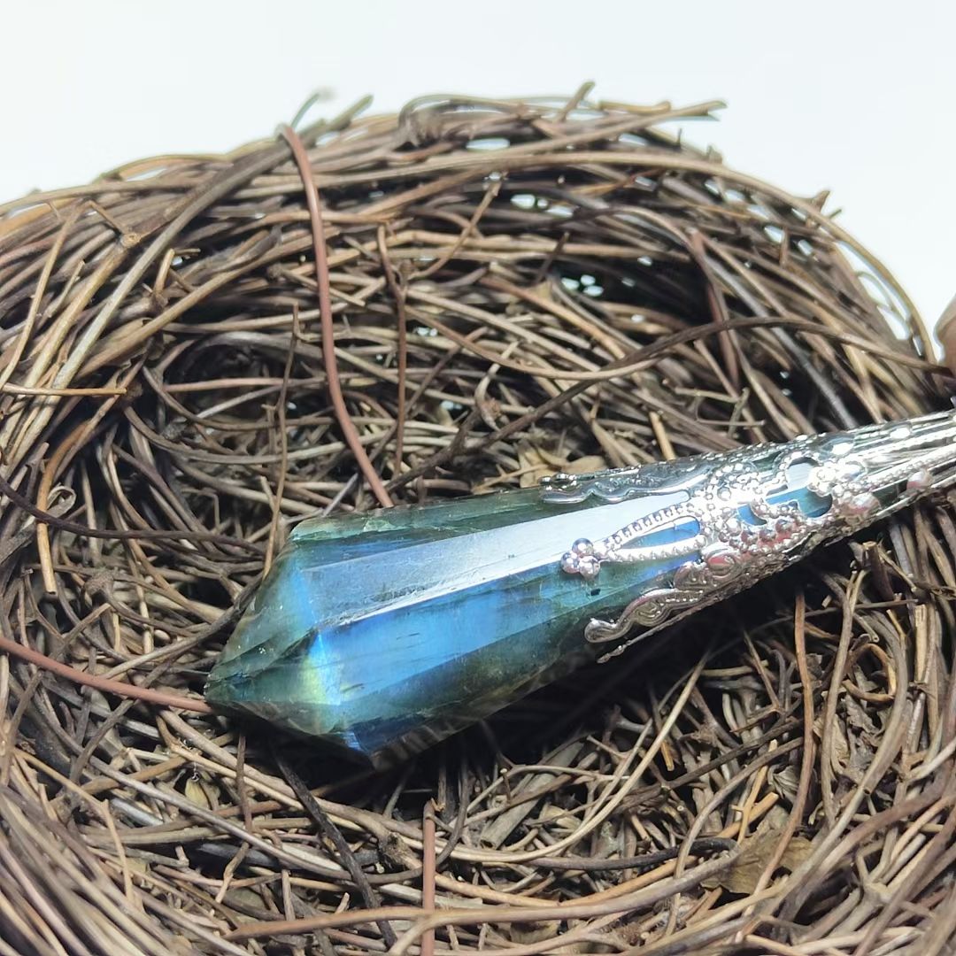 Natural Crystal Elongated Stone Spirit Pendulum Pendant Ornament