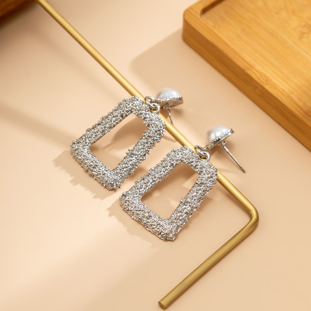 Alloy Sweet Square Earrings Are Simple And Cold