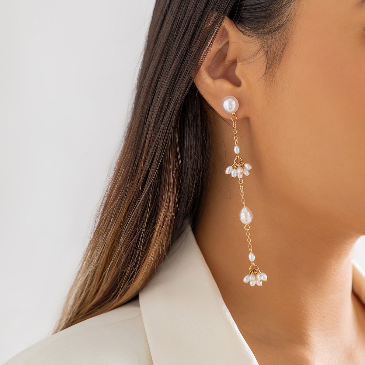 Women's Pearl Vintage Metal Earrings