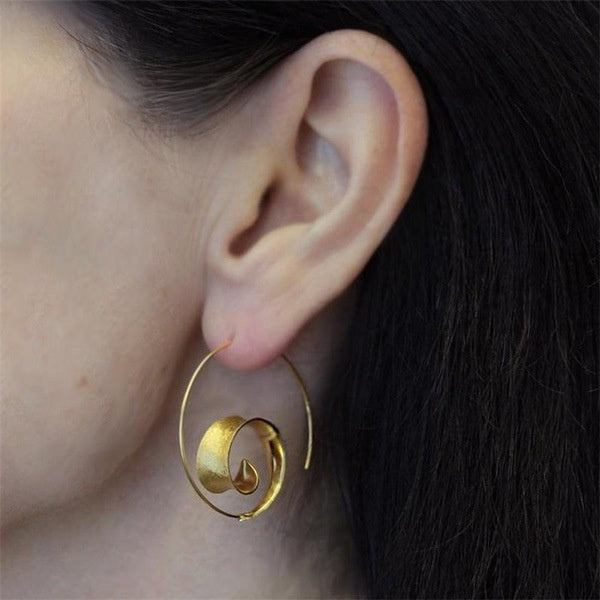 Women's Personalized Round Spiral Leaf Earrings