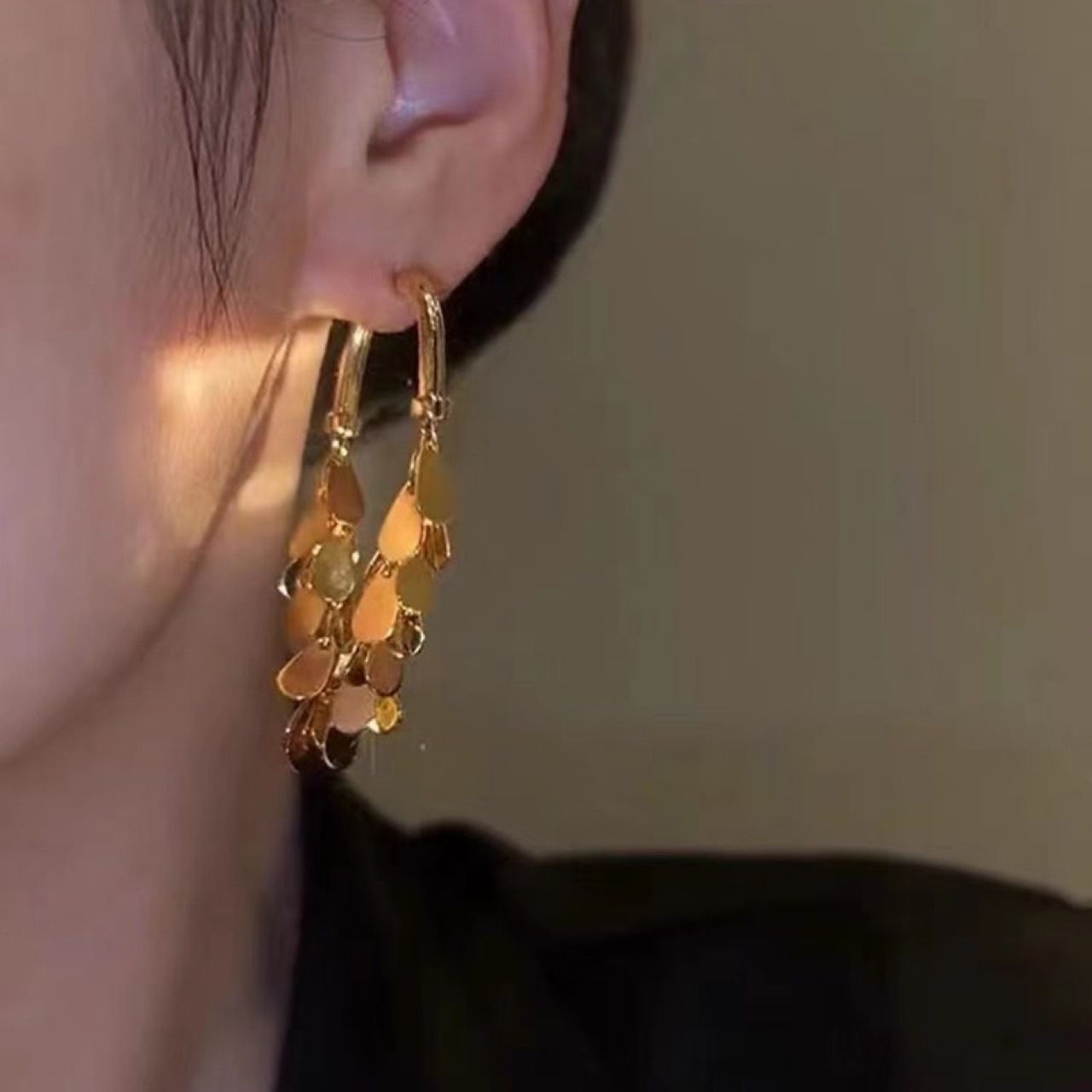 Women's Minority Design Temperament Light Luxury Ear Buckle