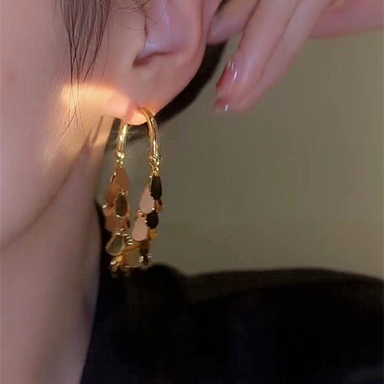Women's Minority Design Temperament Light Luxury Ear Buckle